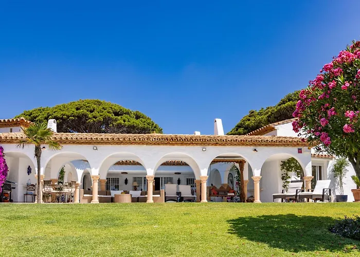 فيلة Andalusian House