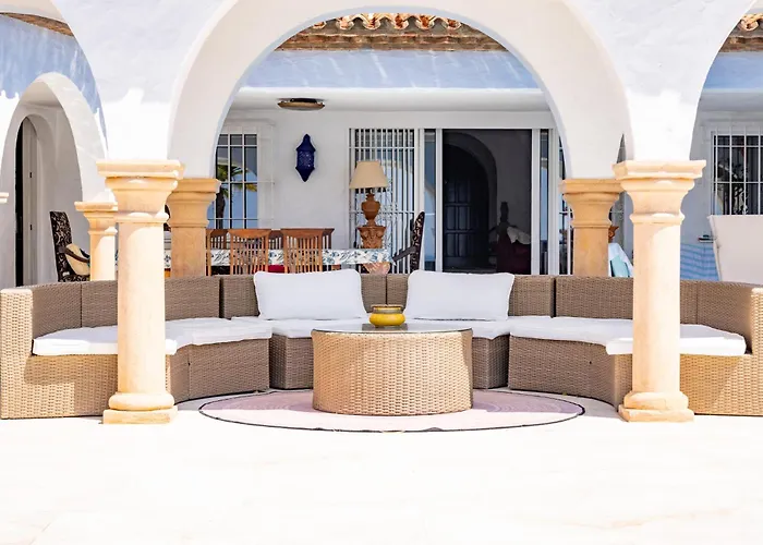 فيلة Andalusian House